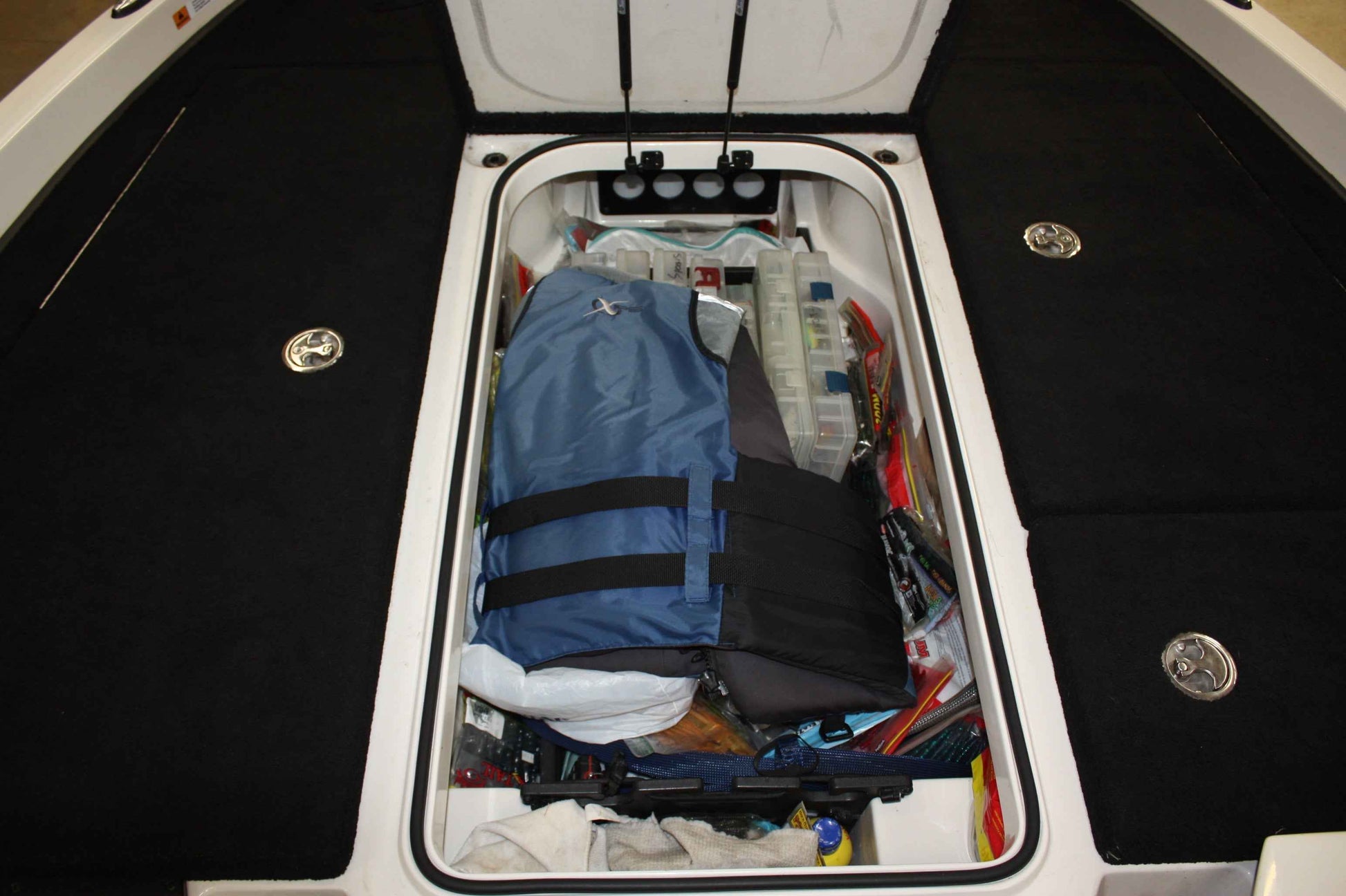 NPDRANG0021   2019 Ranger®  Z519 / Z518 CENTER COMPARTMENT KIT