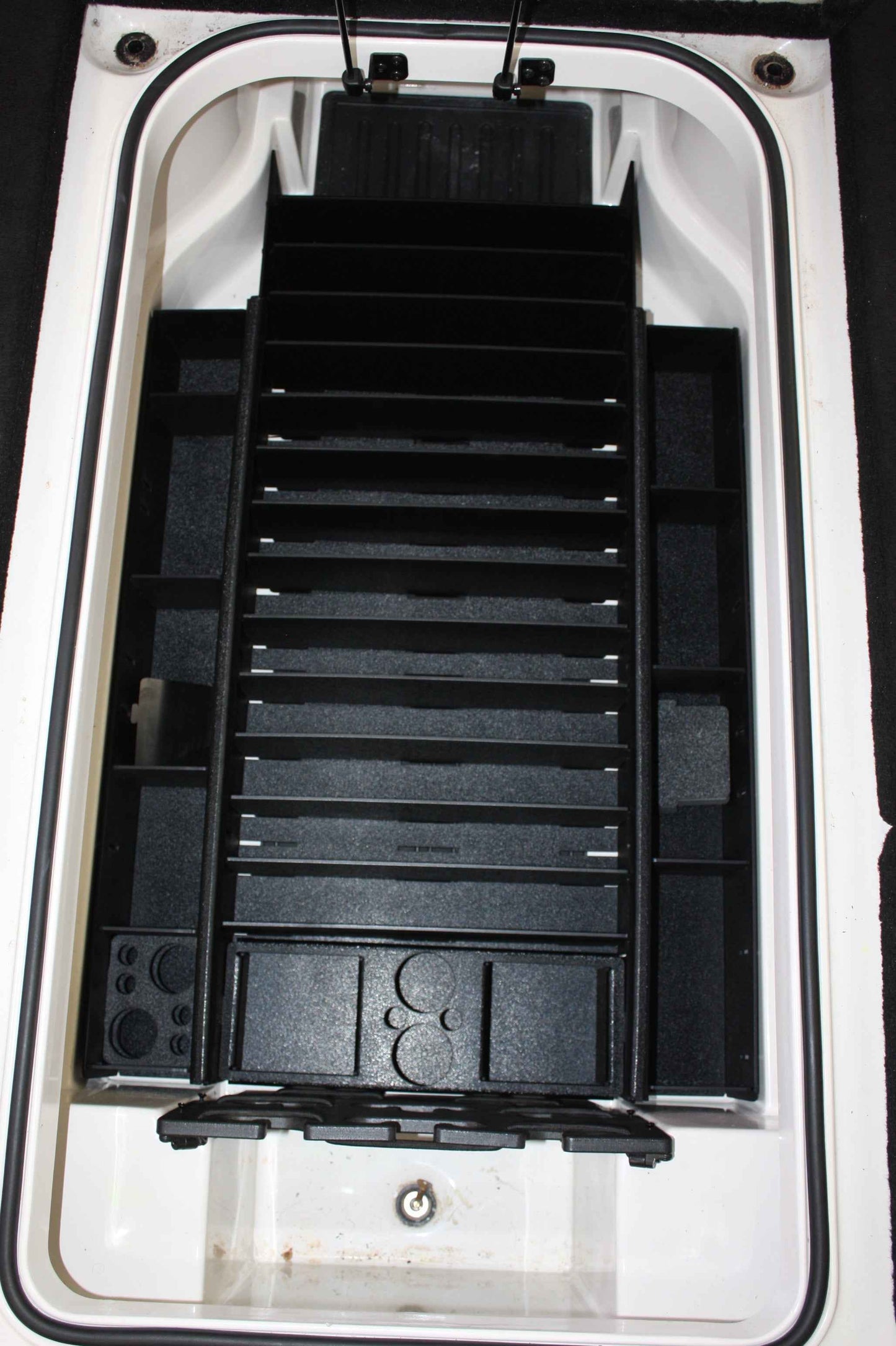 NPDRANG0021   2019 Ranger®  Z519 / Z518 CENTER COMPARTMENT KIT