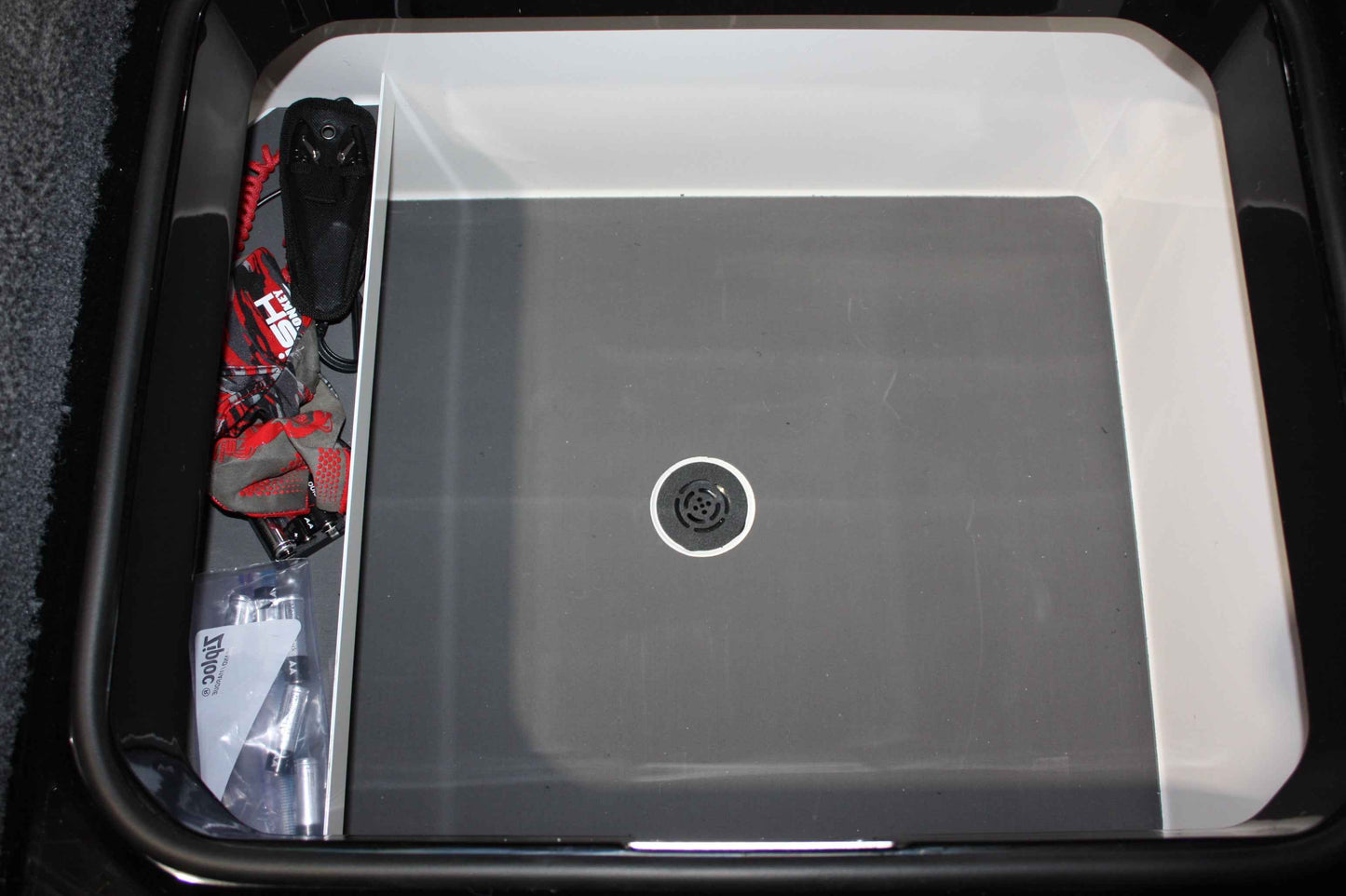 NPDVX0009 2025 VEXUS VXS 21 REAR COMPARTMENT TRAY ORGANIZER