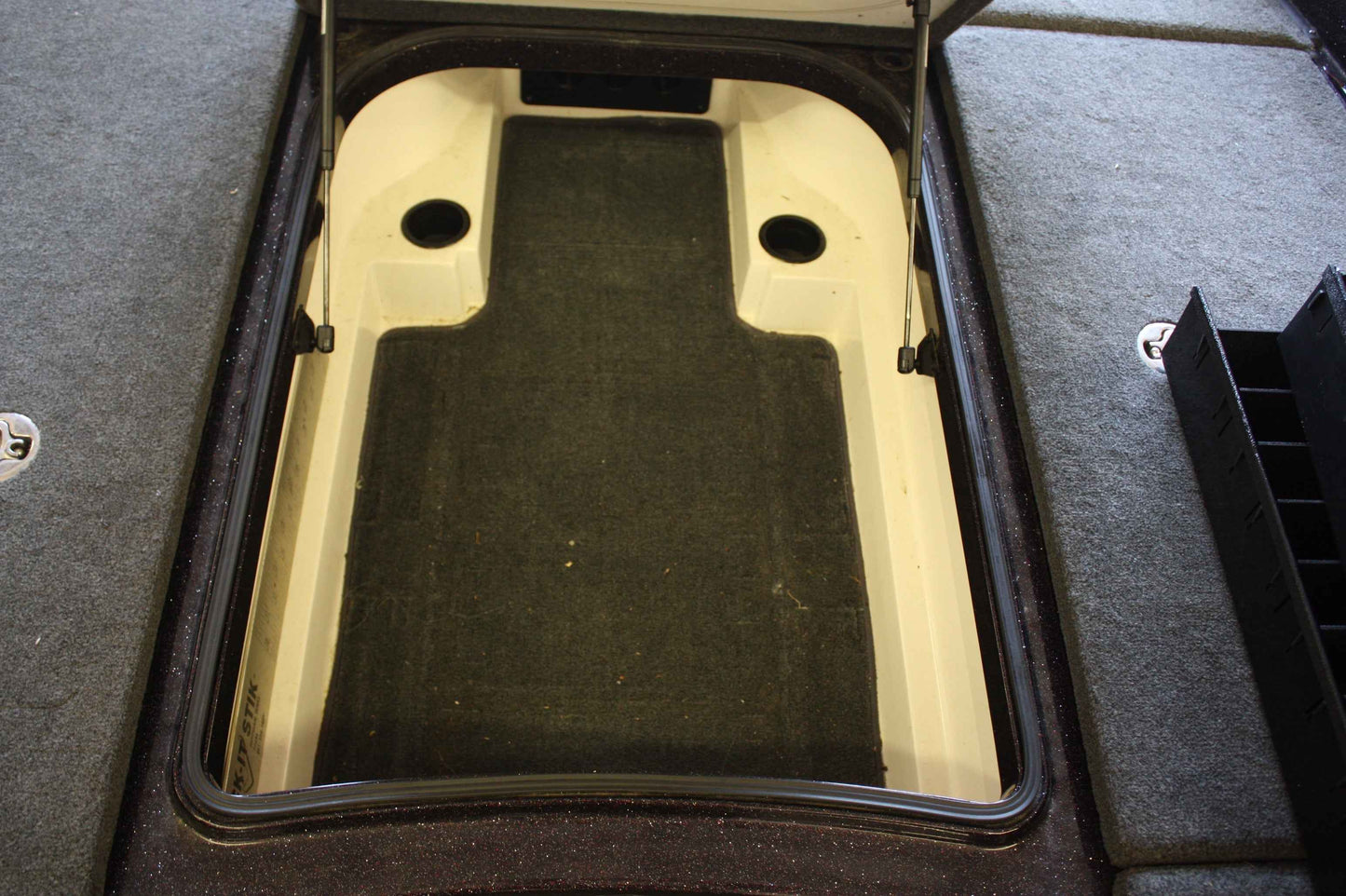 NPDRANG0009 Ranger® 2008-2009 Z520  2011 Z521 Comanche  CENTER COMPARTMENT KIT