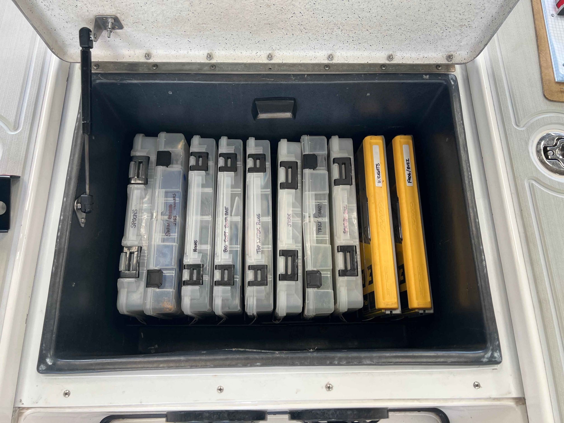 NPDSK0074 Skeeter®  2000 SKEETER ZX202 COMPARTMENT 2
