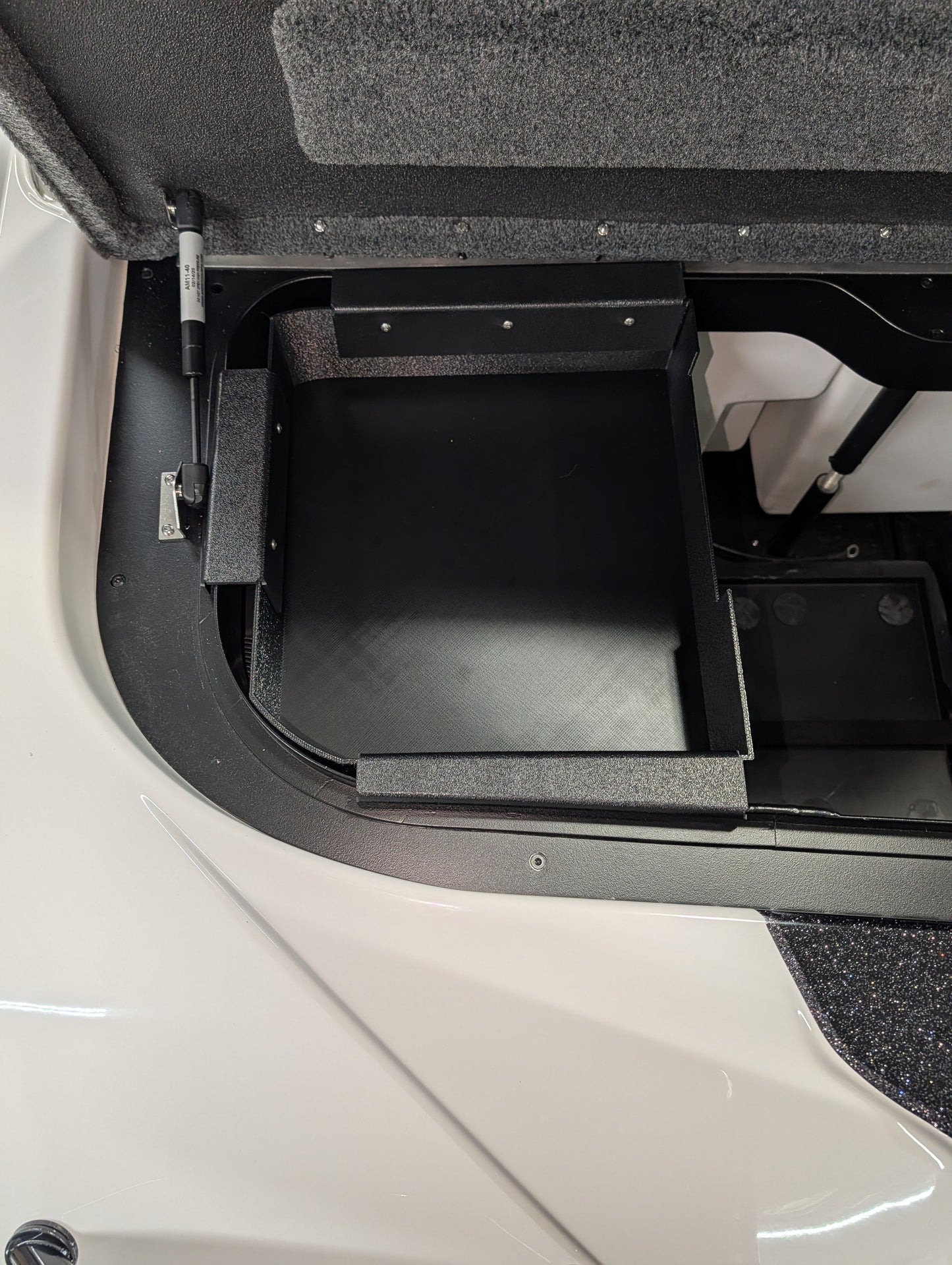 NPDSK0089 SKEETER ZXE CORNER BATTERY COMPARTMENT TRAYS